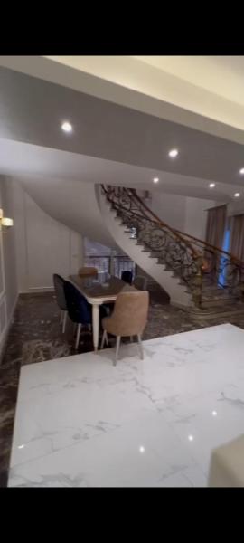Duplex 5 Bed Room